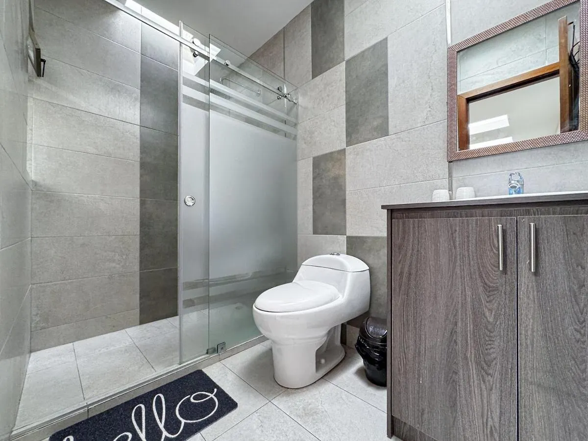 Villa Gran Encuentro Space And Comfort Y 2 Garages Cuenca Semesterbostad