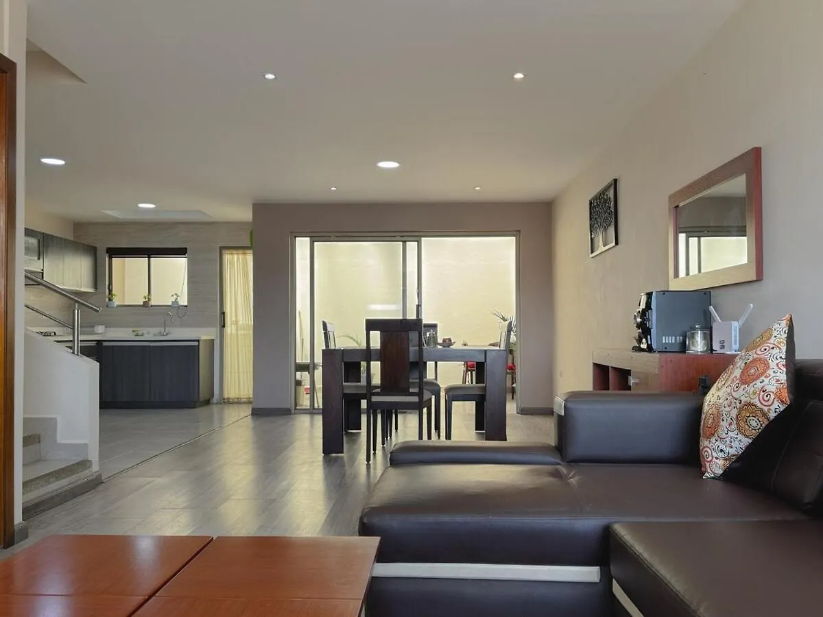 Villa Gran Encuentro Space And Comfort Y 2 Garages Cuenca